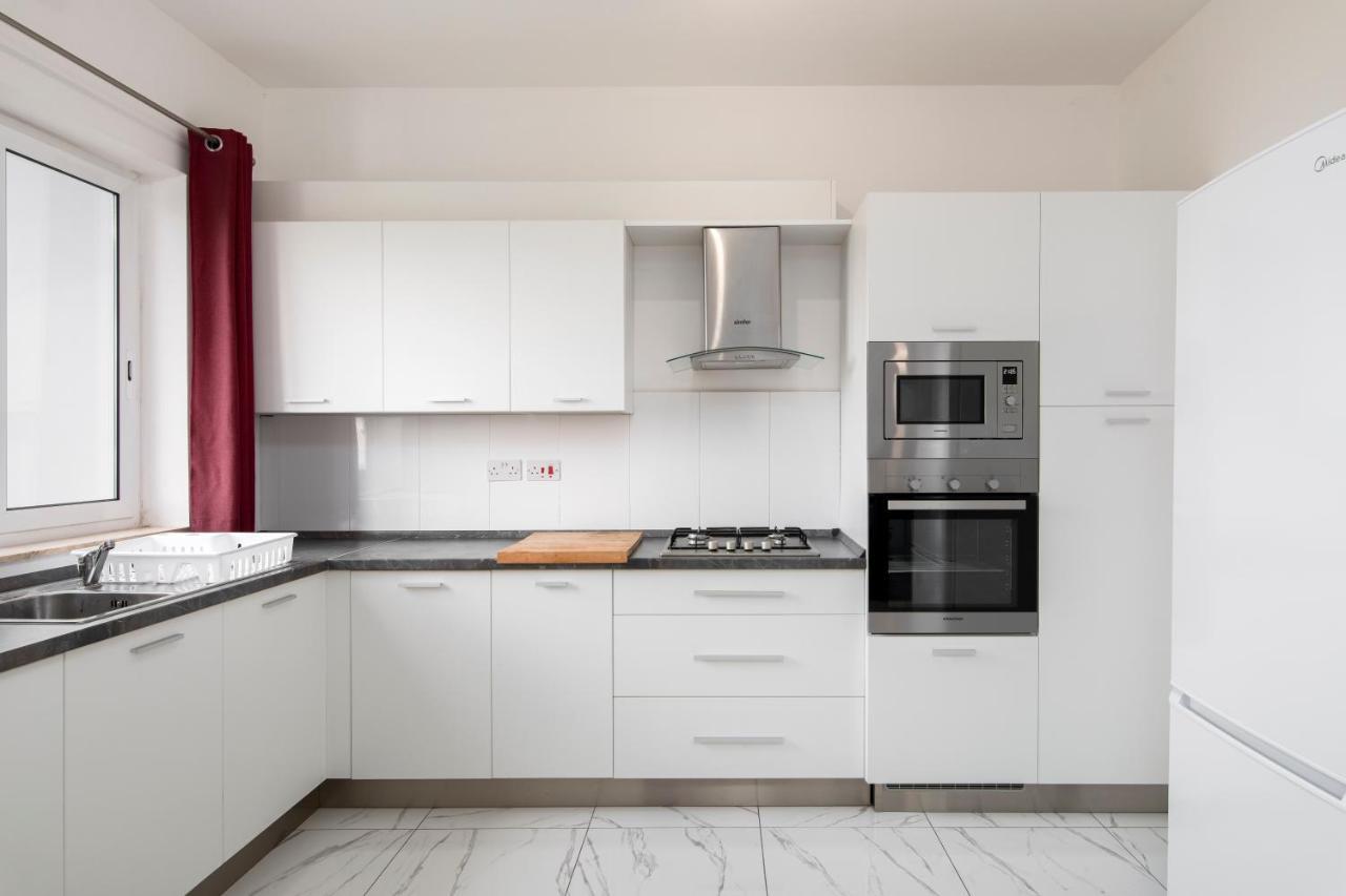 Sea View Apartment 2 Bedrooms 2 Bathrooms, 2 Minutes Away From The Sea St. Julian's Exterior foto