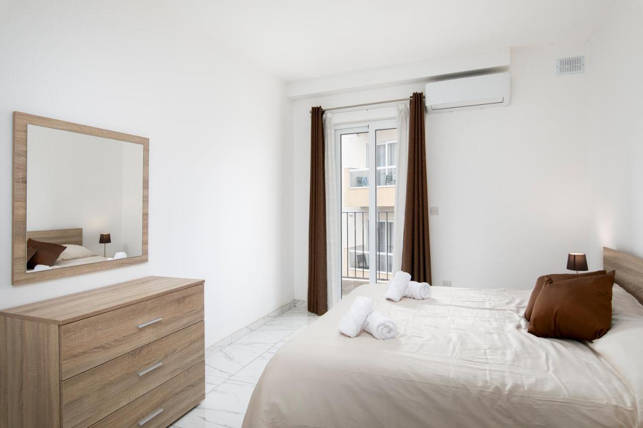 Sea View Apartment 2 Bedrooms 2 Bathrooms, 2 Minutes Away From The Sea St. Julian's Exterior foto