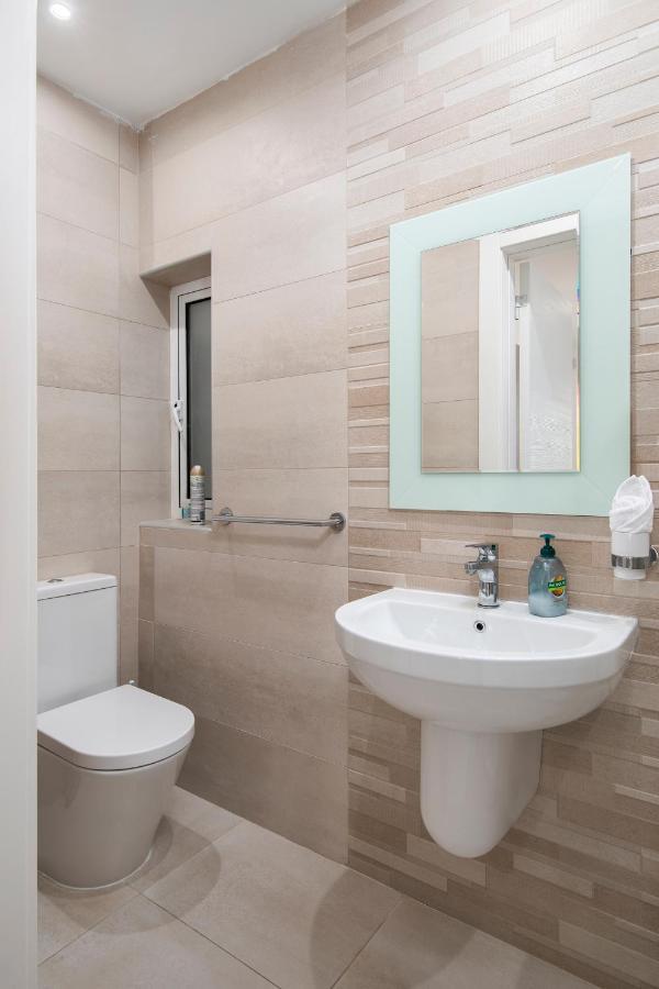 Sea View Apartment 2 Bedrooms 2 Bathrooms, 2 Minutes Away From The Sea St. Julian's Exterior foto