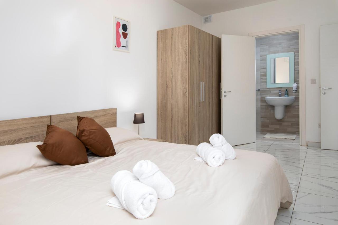 Sea View Apartment 2 Bedrooms 2 Bathrooms, 2 Minutes Away From The Sea St. Julian's Exterior foto